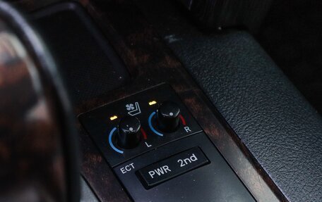 Toyota Land Cruiser 200, 2013 год, 2 995 000 рублей, 15 фотография