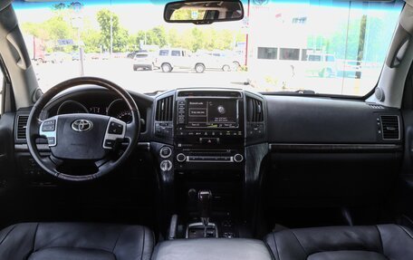 Toyota Land Cruiser 200, 2013 год, 2 995 000 рублей, 16 фотография