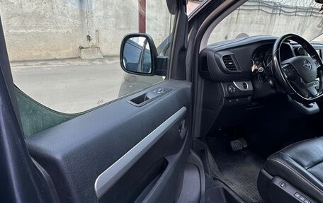 Opel Zafira Life I, 2021 год, 2 877 000 рублей, 10 фотография