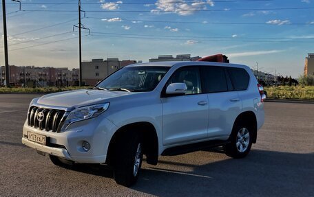 Toyota Land Cruiser Prado 150 рестайлинг 2, 2015 год, 3 480 000 рублей, 3 фотография