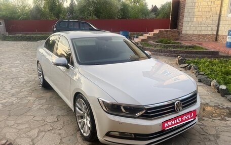 Volkswagen Passat B8 рестайлинг, 2016 год, 1 725 000 рублей, 2 фотография