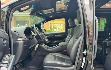 Toyota Alphard III, 2021 год, 7 800 000 рублей, 11 фотография