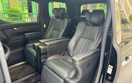 Toyota Alphard III, 2021 год, 7 800 000 рублей, 26 фотография