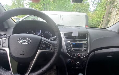 Hyundai Solaris II рестайлинг, 2016 год, 840 000 рублей, 14 фотография