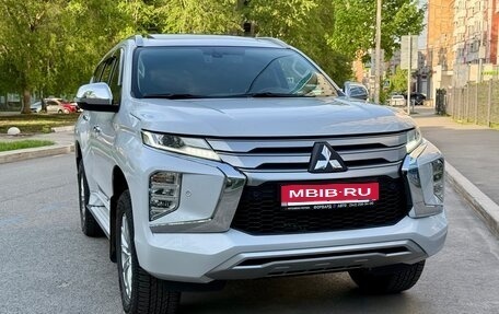 Mitsubishi Pajero Sport III рестайлинг, 2020 год, 3 590 000 рублей, 1 фотография