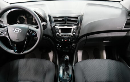 Hyundai Solaris II рестайлинг, 2015 год, 999 000 рублей, 16 фотография