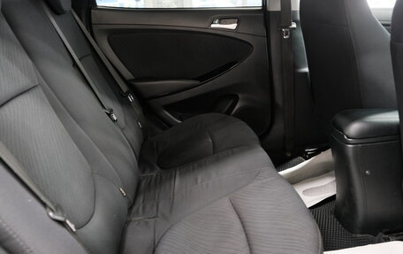 Hyundai Solaris II рестайлинг, 2015 год, 999 000 рублей, 25 фотография