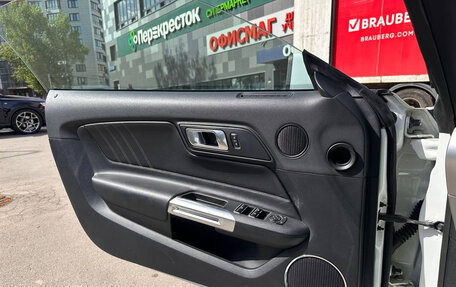Ford Mustang VI рестайлинг, 2018 год, 3 650 000 рублей, 11 фотография