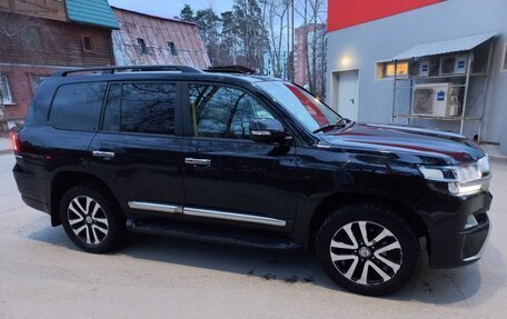 Toyota Land Cruiser 200, 2013 год, 3 900 000 рублей, 3 фотография