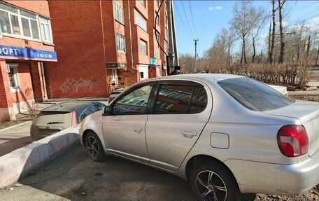Toyota Platz, 2000 год, 280 000 рублей, 2 фотография
