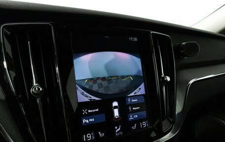 Volvo V60 Cross Country II, 2019 год, 3 290 000 рублей, 17 фотография