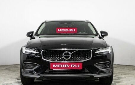 Volvo V60 Cross Country II, 2019 год, 3 290 000 рублей, 2 фотография