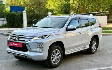 Mitsubishi Pajero Sport III рестайлинг, 2020 год, 3 590 000 рублей, 7 фотография