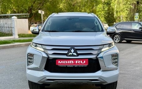 Mitsubishi Pajero Sport III рестайлинг, 2020 год, 3 590 000 рублей, 5 фотография