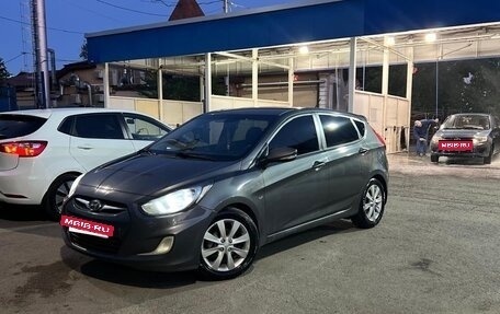 Hyundai Solaris II рестайлинг, 2011 год, 875 000 рублей, 3 фотография