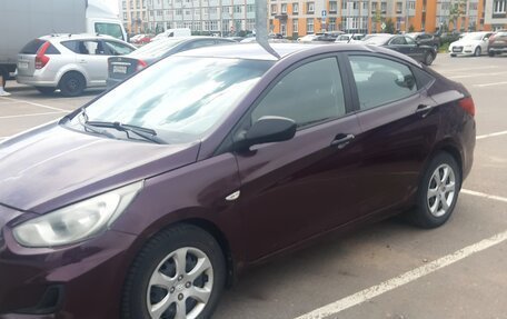 Hyundai Solaris II рестайлинг, 2012 год, 400 000 рублей, 3 фотография
