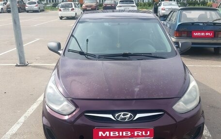 Hyundai Solaris II рестайлинг, 2012 год, 400 000 рублей, 5 фотография