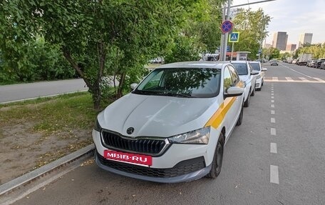 Skoda Rapid II, 2021 год, 900 000 рублей, 2 фотография