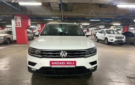 Volkswagen Tiguan II, 2018 год, 1 750 000 рублей, 4 фотография