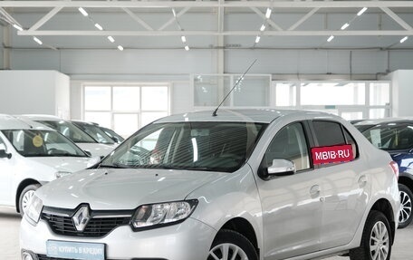Renault Logan II, 2018 год, 769 000 рублей, 4 фотография