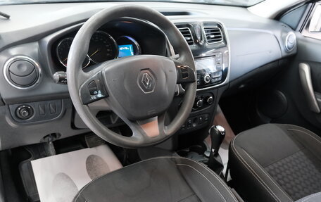 Renault Logan II, 2018 год, 769 000 рублей, 12 фотография