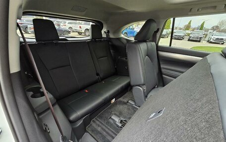 Toyota Highlander, 2025 год, 5 750 000 рублей, 13 фотография