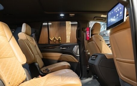 Cadillac Escalade V, 2022 год, 12 990 000 рублей, 17 фотография
