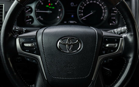 Toyota Land Cruiser 200, 2018 год, 6 199 000 рублей, 16 фотография