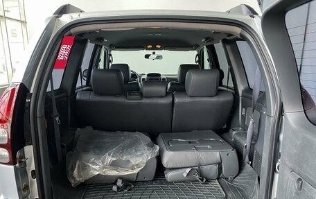 Toyota Land Cruiser Prado 120 рестайлинг, 2004 год, 2 000 000 рублей, 20 фотография
