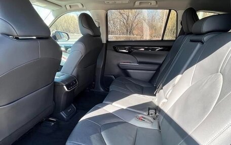 Toyota Highlander, 2022 год, 4 400 000 рублей, 9 фотография