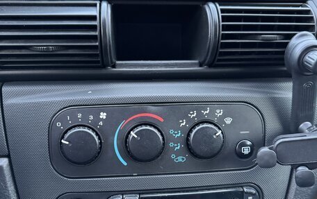 Dodge Stratus II, 2004 год, 399 000 рублей, 13 фотография