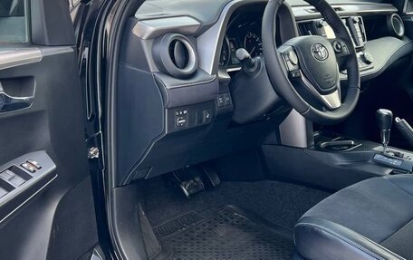 Toyota RAV4, 2016 год, 2 439 000 рублей, 11 фотография