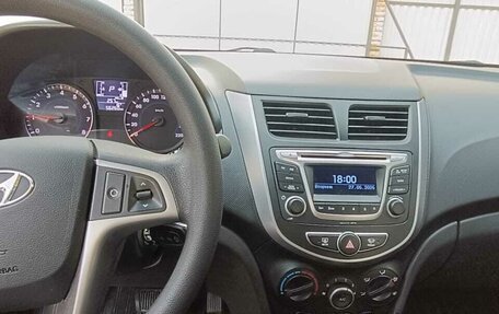 Hyundai Solaris II рестайлинг, 2015 год, 950 000 рублей, 5 фотография
