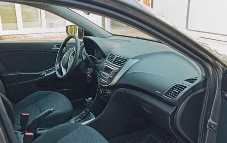 Hyundai Solaris II рестайлинг, 2015 год, 950 000 рублей, 4 фотография