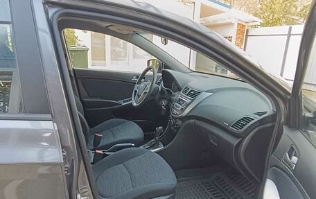 Hyundai Solaris II рестайлинг, 2015 год, 950 000 рублей, 12 фотография