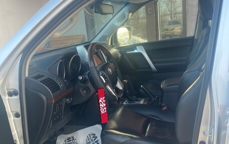 Toyota Land Cruiser Prado 150 рестайлинг 2, 2010 год, 2 200 000 рублей, 5 фотография