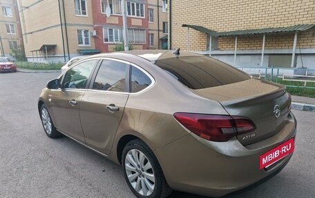 Opel Astra J, 2013 год, 850 000 рублей, 2 фотография