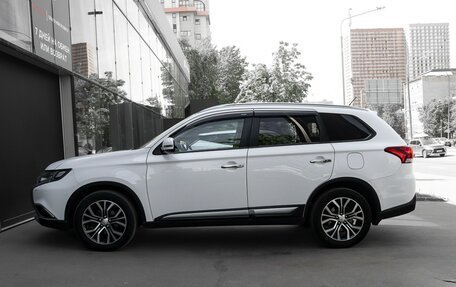 Mitsubishi Outlander III рестайлинг 3, 2016 год, 1 850 000 рублей, 5 фотография
