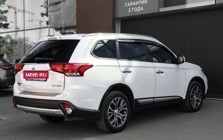 Mitsubishi Outlander III рестайлинг 3, 2016 год, 1 850 000 рублей, 6 фотография