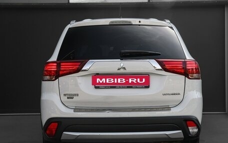 Mitsubishi Outlander III рестайлинг 3, 2016 год, 1 850 000 рублей, 7 фотография