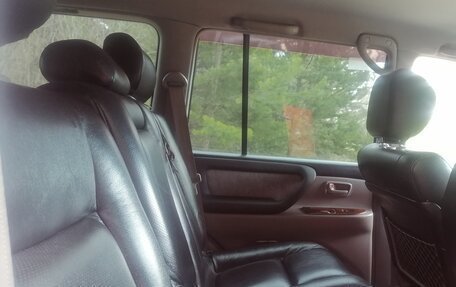 Toyota Land Cruiser 100 рестайлинг 2, 2007 год, 3 500 000 рублей, 17 фотография