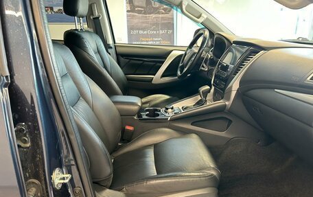 Mitsubishi Pajero Sport III рестайлинг, 2019 год, 2 599 000 рублей, 8 фотография