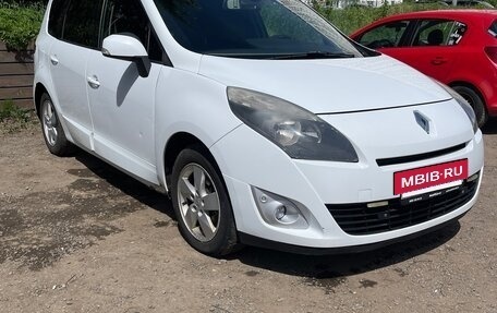Renault Scenic III, 2011 год, 745 000 рублей, 5 фотография