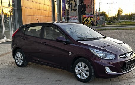 Hyundai Solaris II рестайлинг, 2011 год, 950 000 рублей, 2 фотография