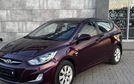 Hyundai Solaris II рестайлинг, 2011 год, 950 000 рублей, 4 фотография