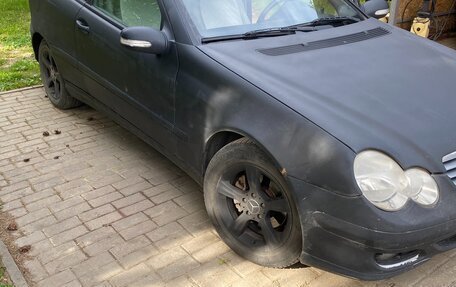 Mercedes-Benz C-Класс, 2006 год, 500 000 рублей, 3 фотография