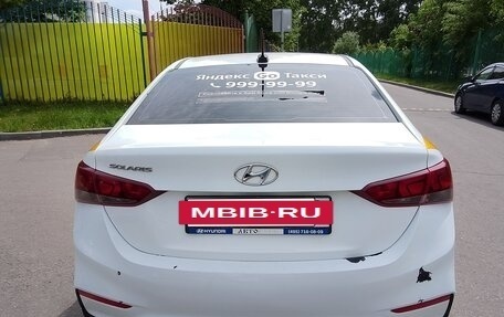 Hyundai Solaris II рестайлинг, 2019 год, 900 000 рублей, 4 фотография