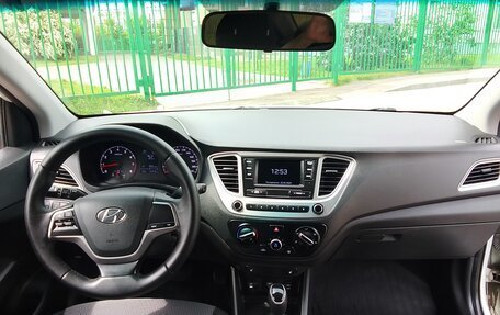 Hyundai Solaris II рестайлинг, 2019 год, 900 000 рублей, 16 фотография