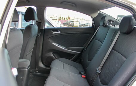 Hyundai Solaris II рестайлинг, 2015 год, 880 000 рублей, 12 фотография