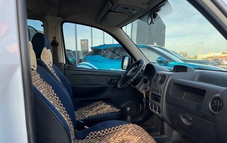 Peugeot Partner II рестайлинг 2, 2010 год, 300 000 рублей, 4 фотография